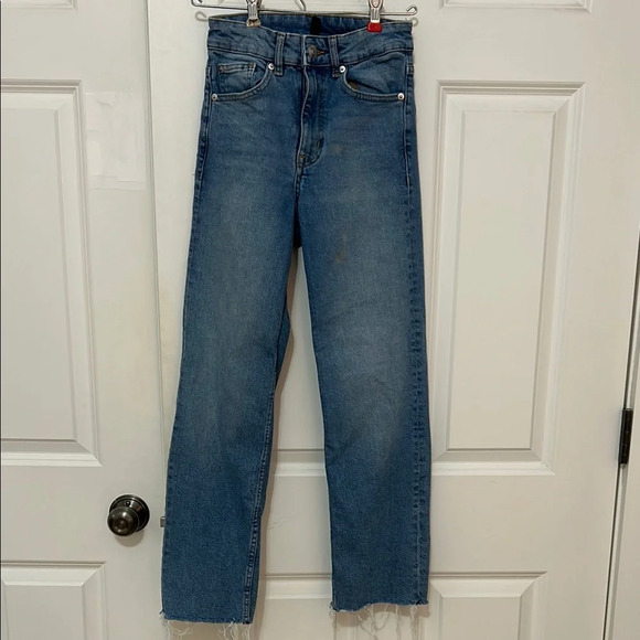 Divided high waist blue denim jeans size 2 H&M Straight leg frayed bottom - Picture 1 of 6